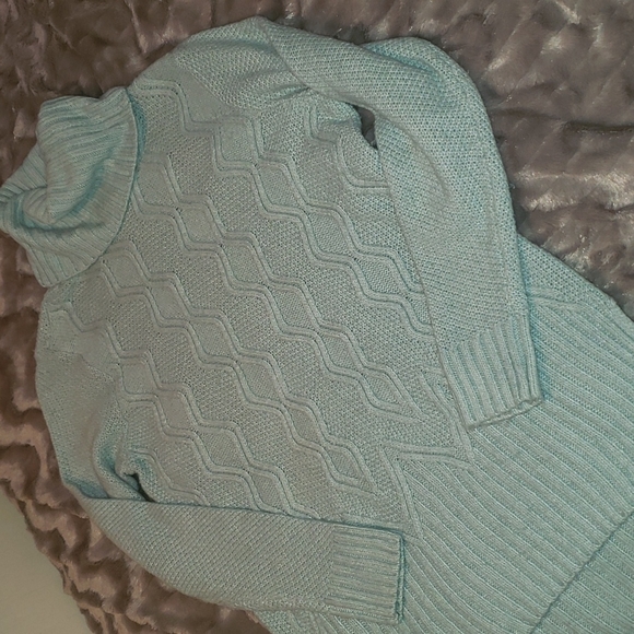 Sea foam blue/green tunic turtleneck sweater - Picture 2 of 2